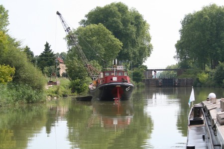 bateau grue