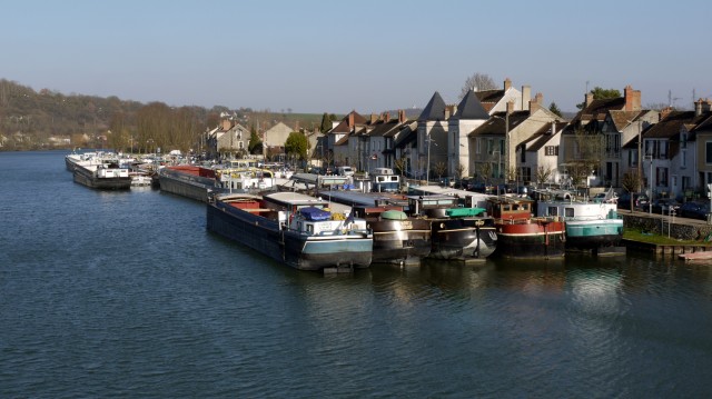 port de commerce pour les bateaux en attente de fret