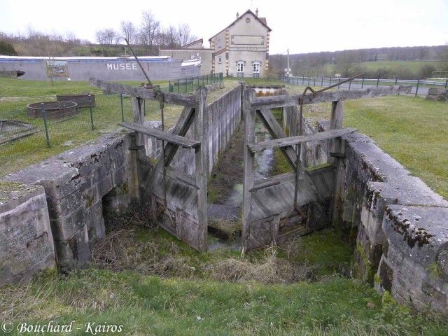 ancienne écluse d'Ecuisses