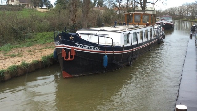 Canal latéral à la Loire Peniche kairos