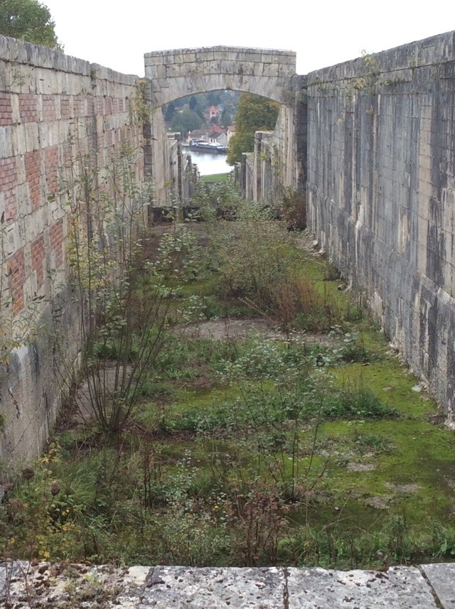 Ancien canal Rogny peniche kairos